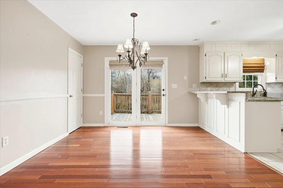 1653 Millwood DR - Photo 7