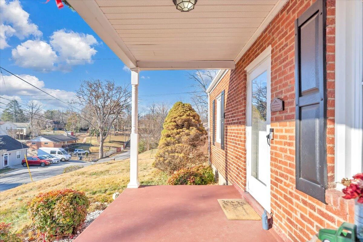 4615 Renfro BLVD NW - Photo 3