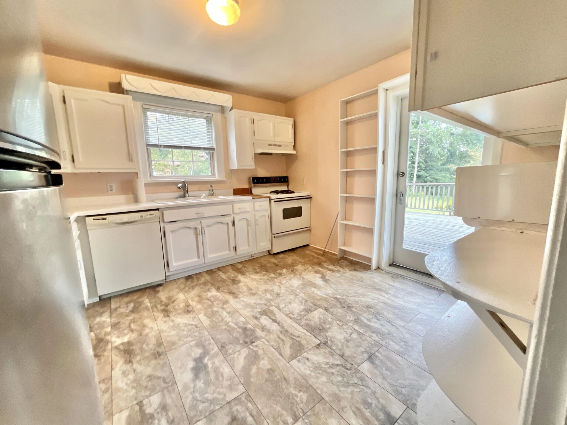 826 Red LN - Photo 8