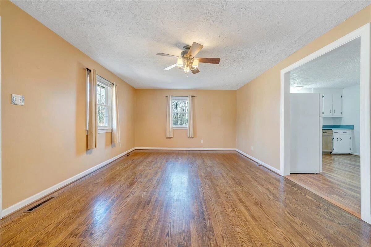 1778 Powell LN - Photo 4