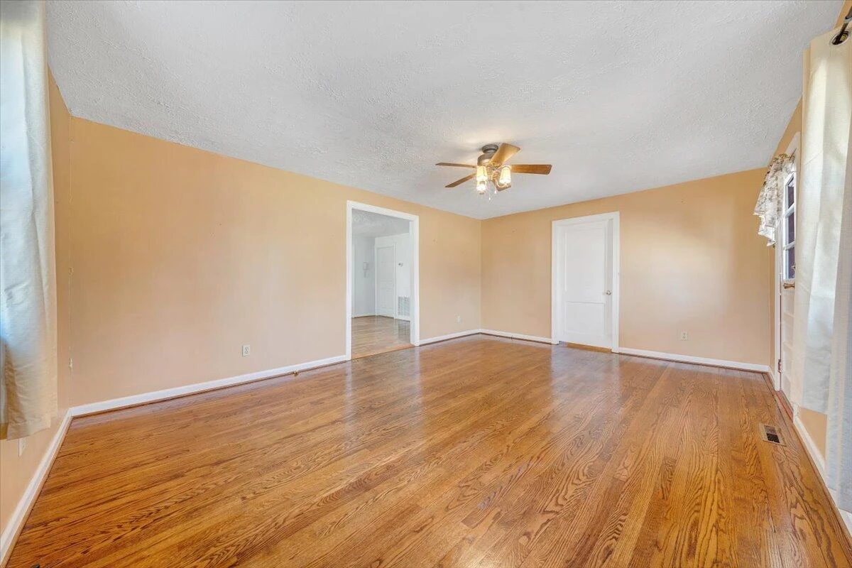 1778 Powell LN - Photo 6