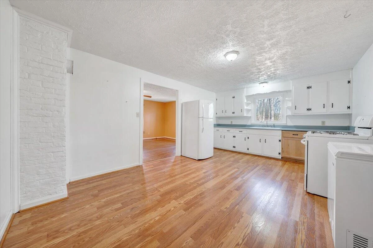 1778 Powell LN - Photo 7