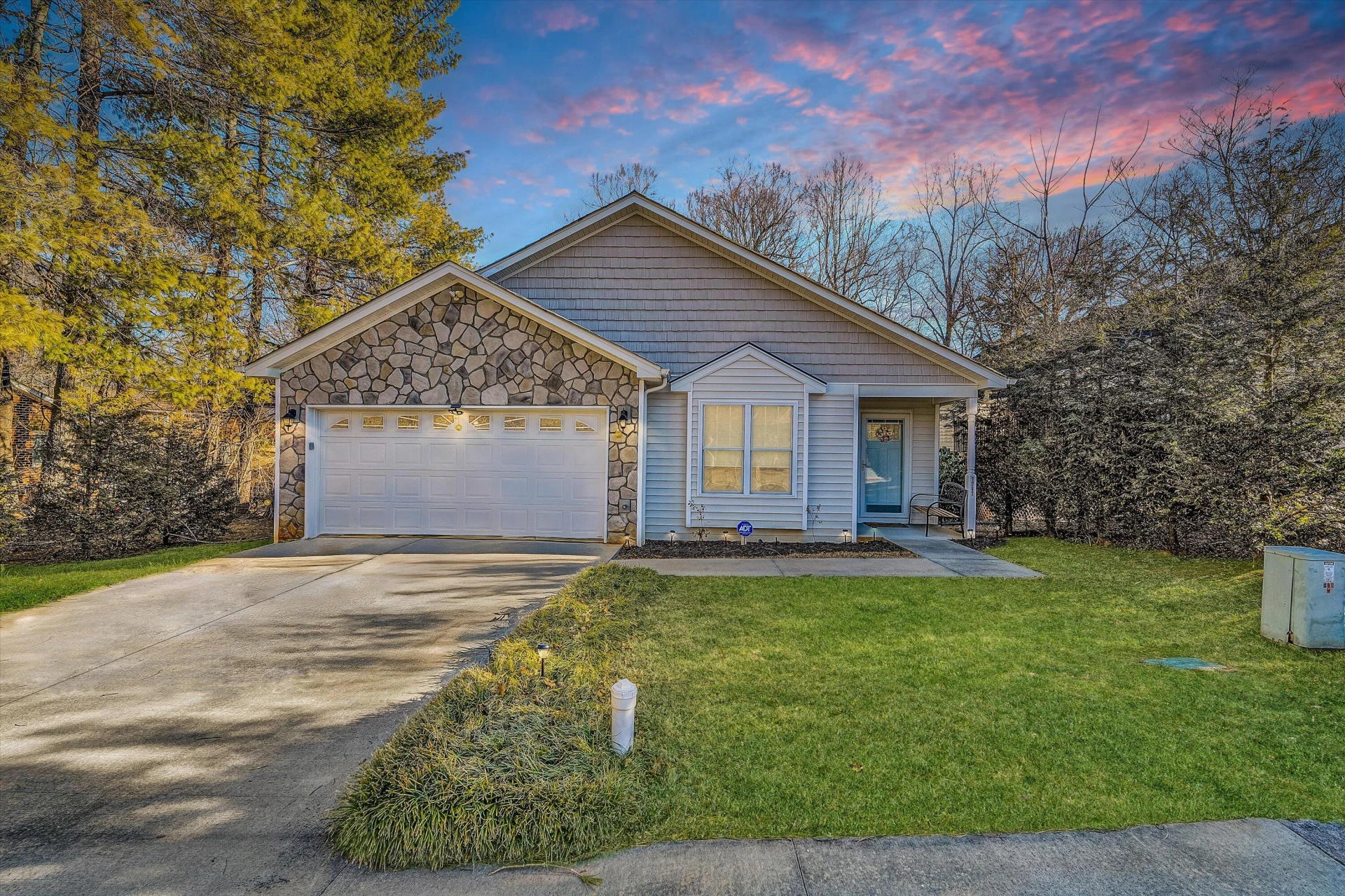 1287 Emerald Crest DR