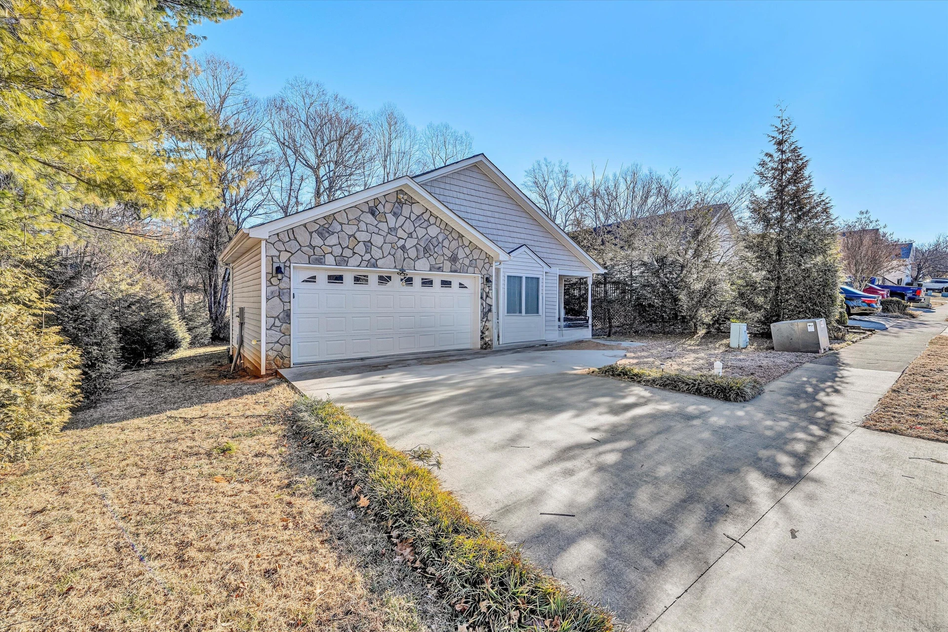 1287 Emerald Crest DR - Photo 2
