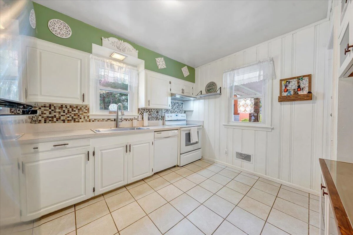347 Beechwood DR - Photo 14