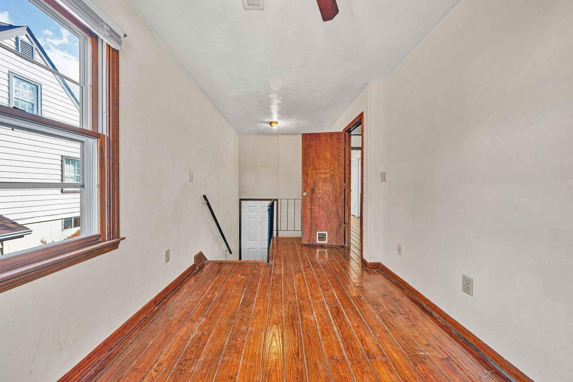2504 Avalon AVE NW - Photo 17