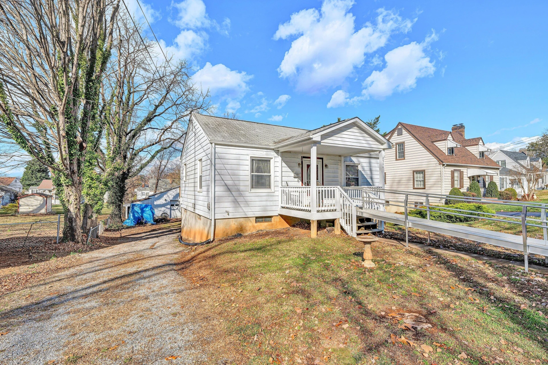 2504 Avalon AVE NW - Photo 3