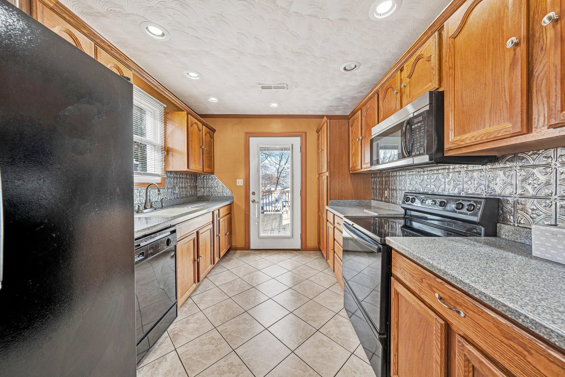 2504 Avalon AVE NW - Photo 7