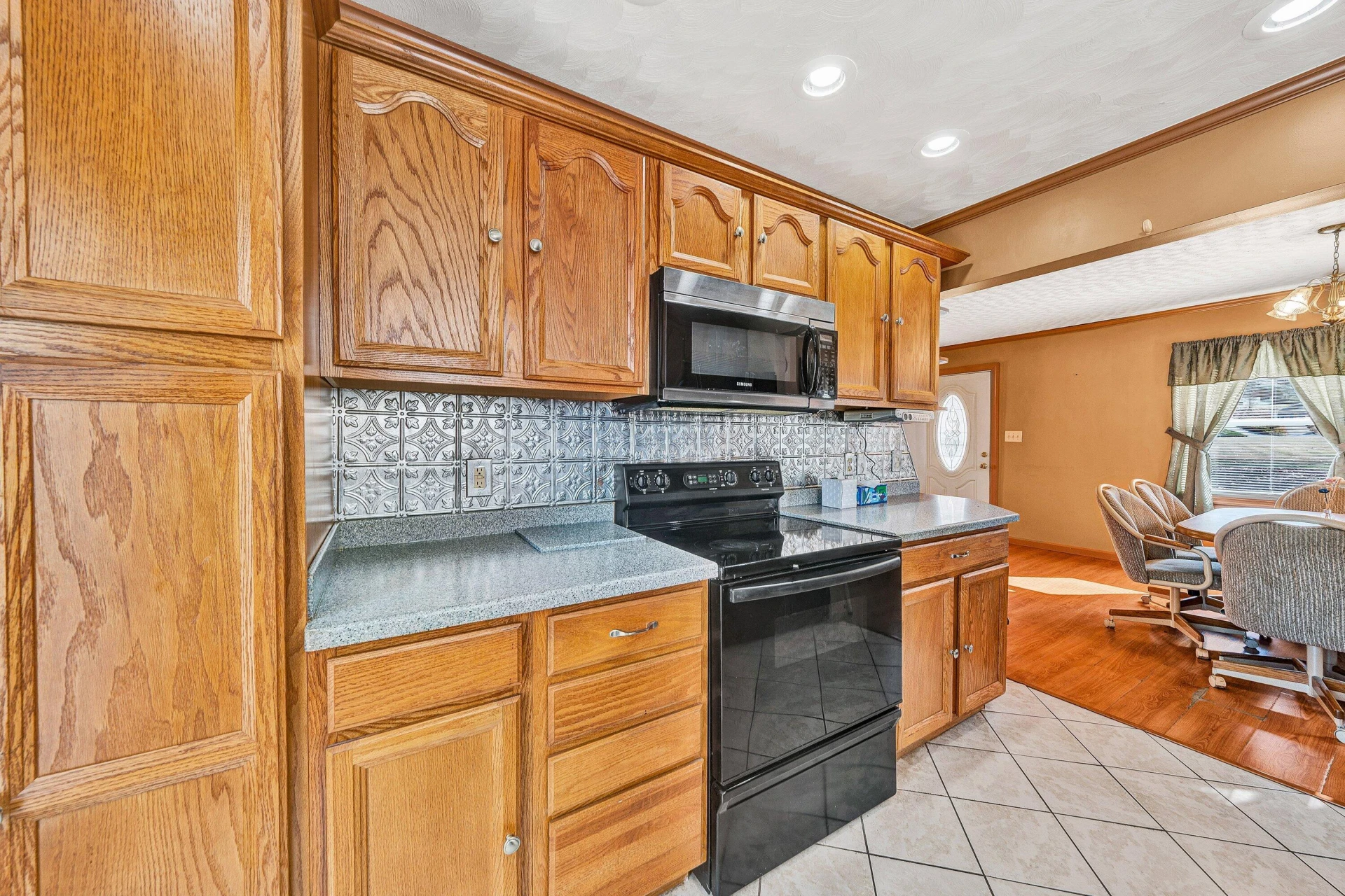 2504 Avalon AVE NW - Photo 9