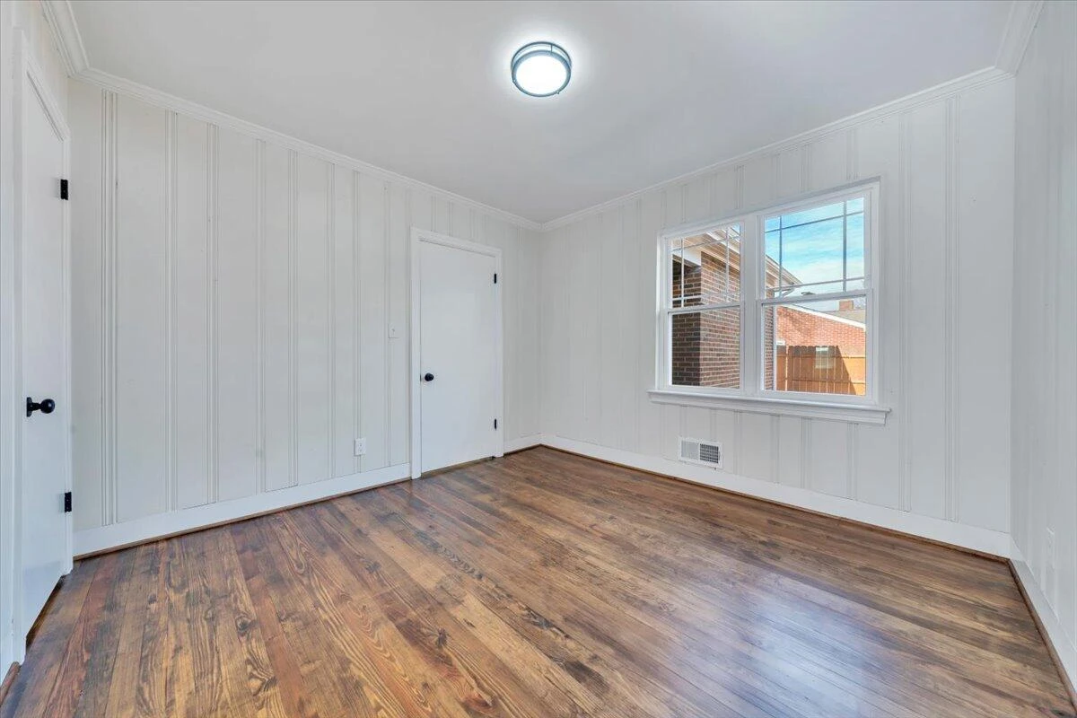 202 N Bruffey ST - Photo 16