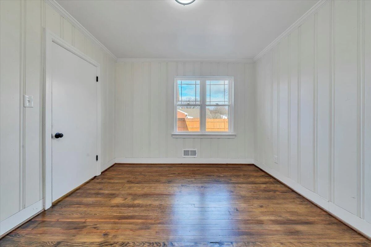 202 N Bruffey ST - Photo 17