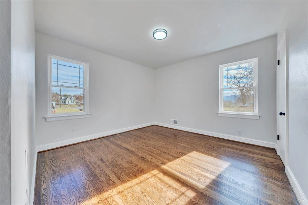 202 N Bruffey ST - Photo 21