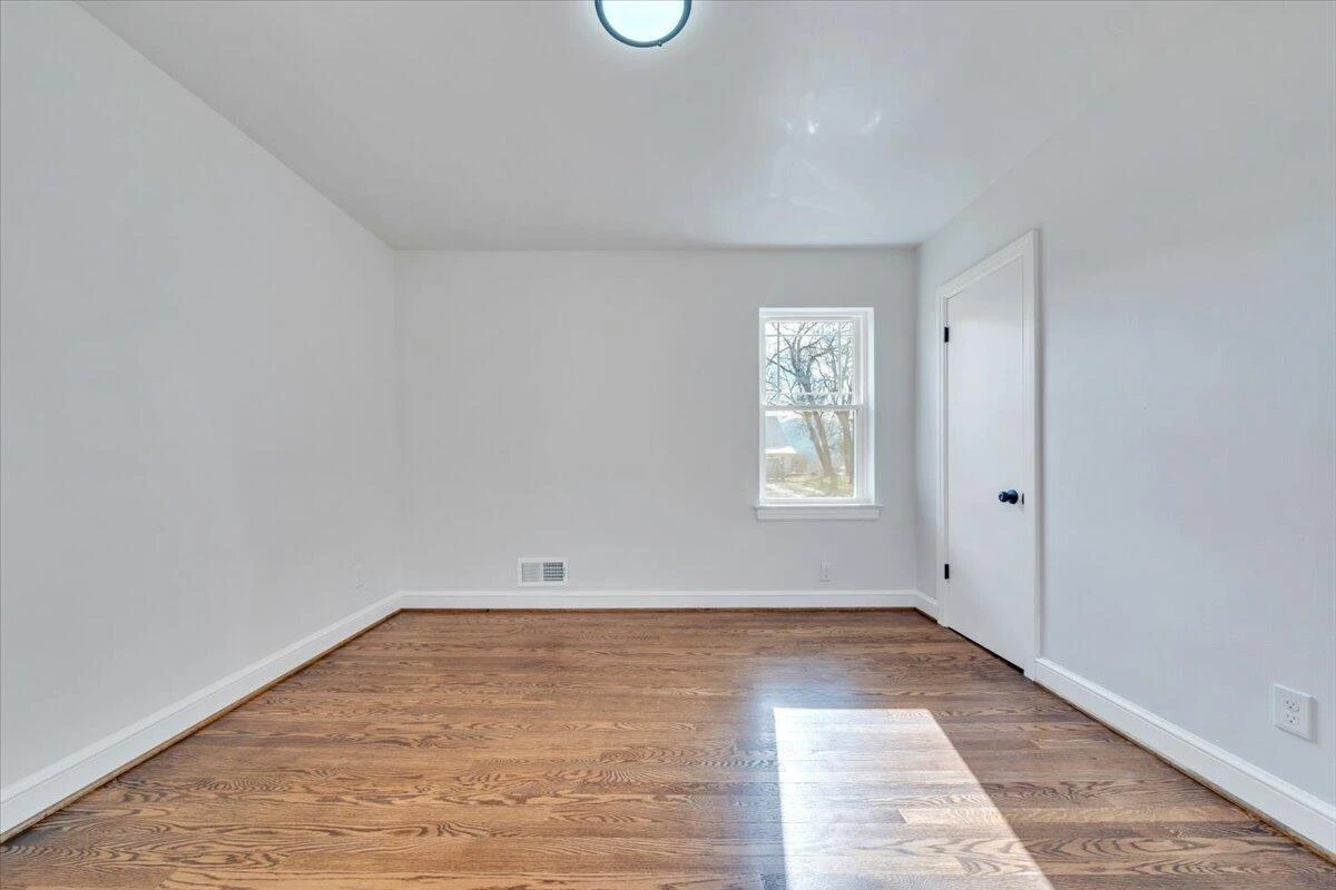 202 N Bruffey ST - Photo 22