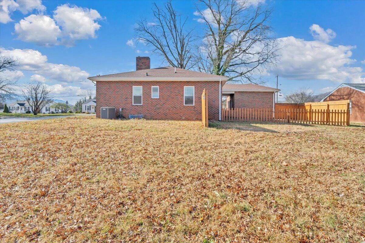 202 N Bruffey ST - Photo 34