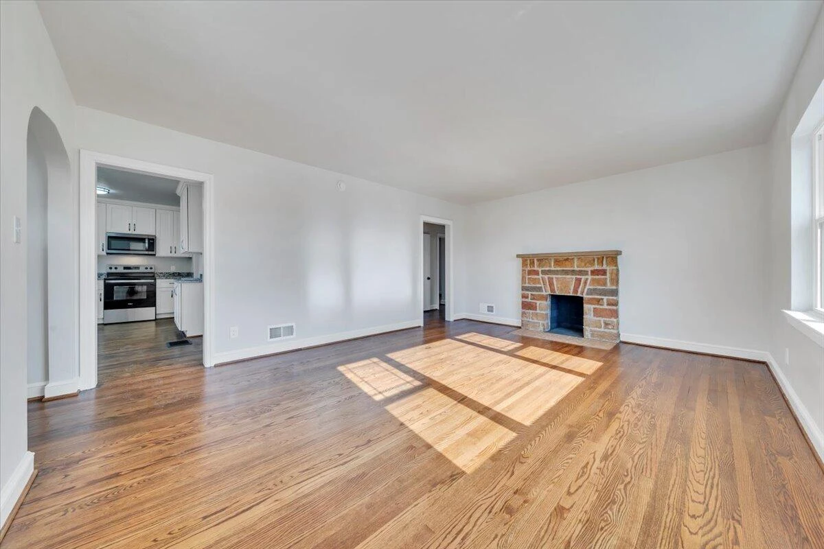 202 N Bruffey ST - Photo 8