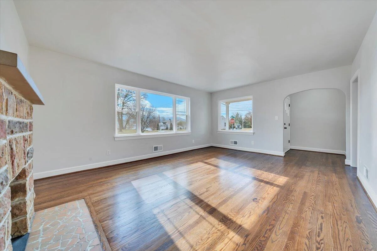 202 N Bruffey ST - Photo 9