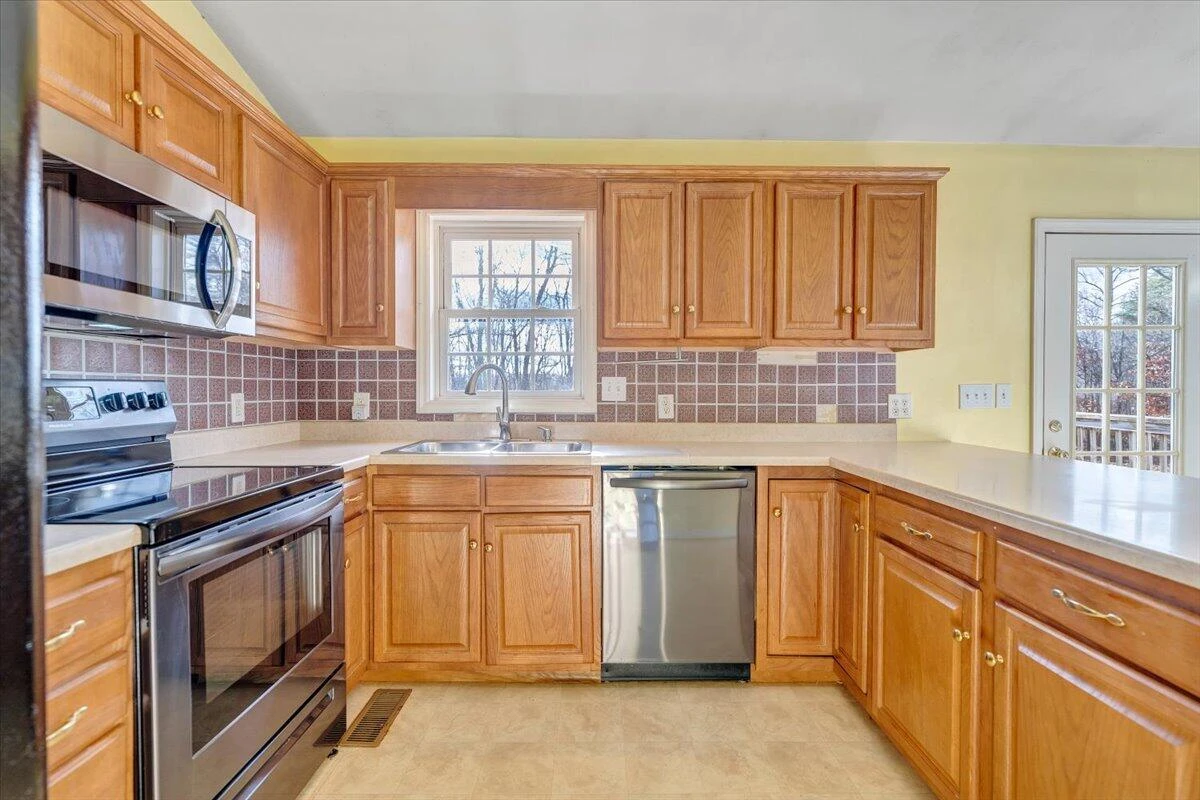 1093 Hales Ford RD - Photo 13