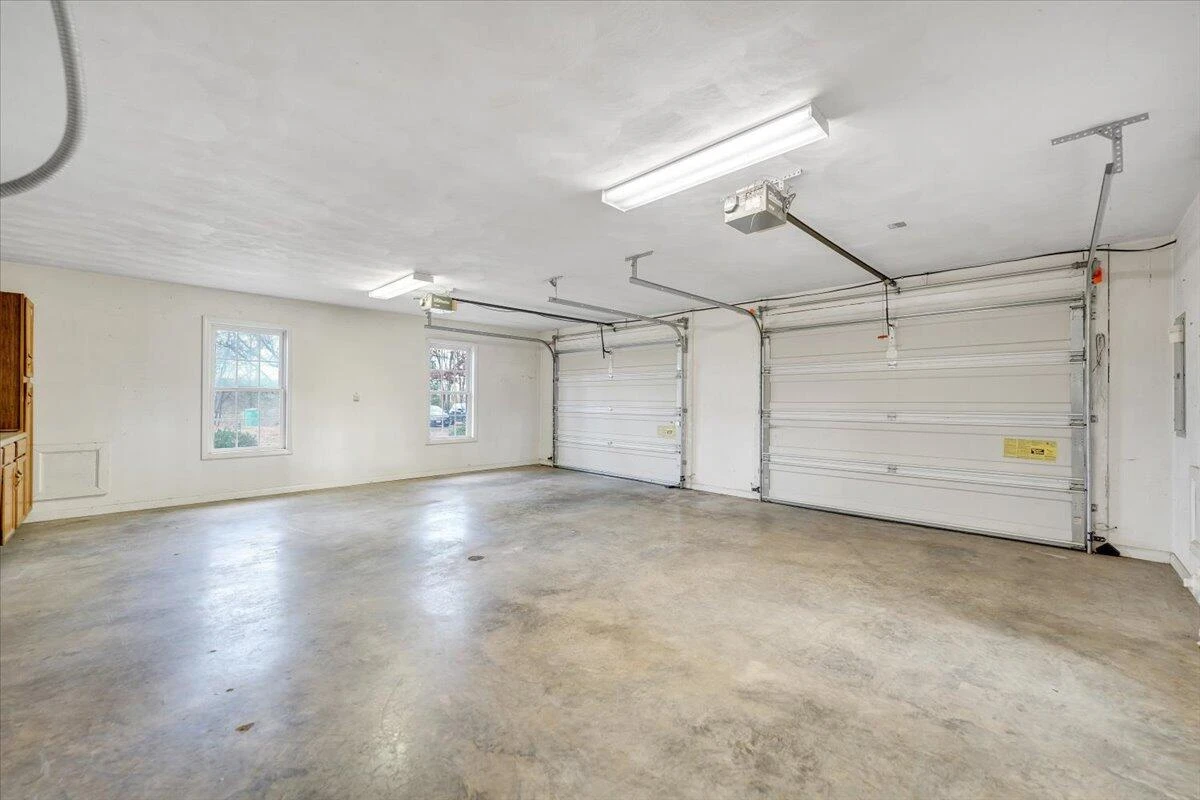 1093 Hales Ford RD - Photo 34