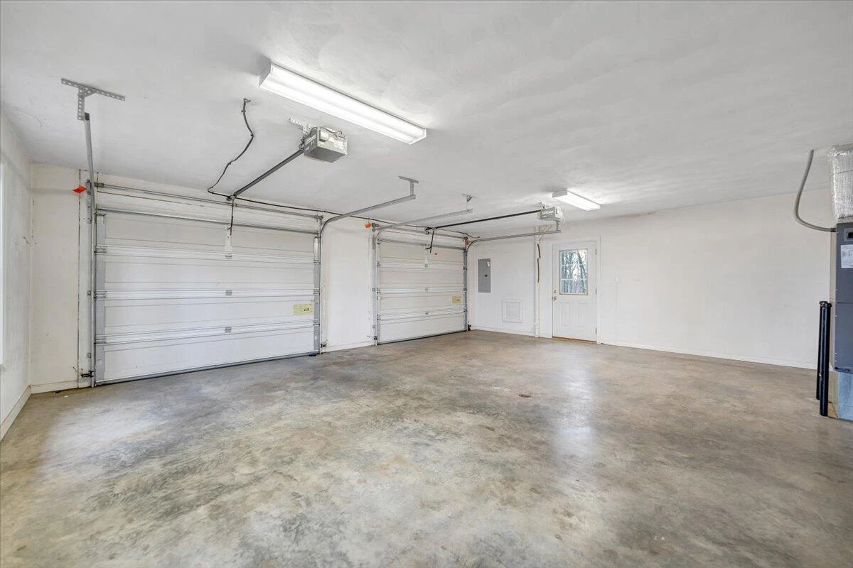 1093 Hales Ford RD - Photo 35