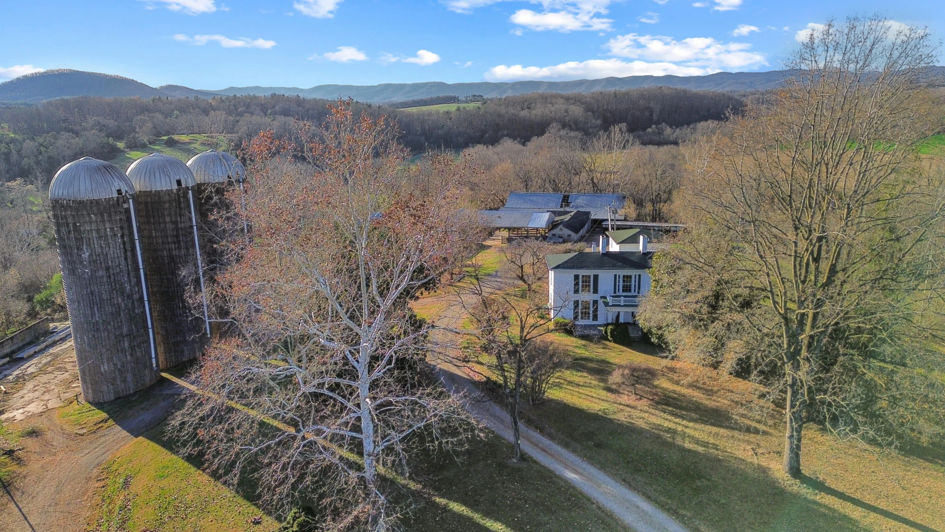 210 Hoha LN - Photo 3