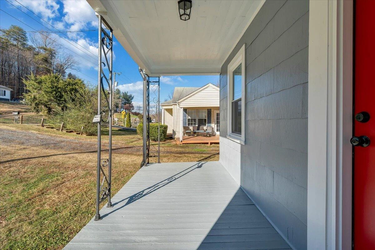 1890 Daniels Creek RD - Photo 2