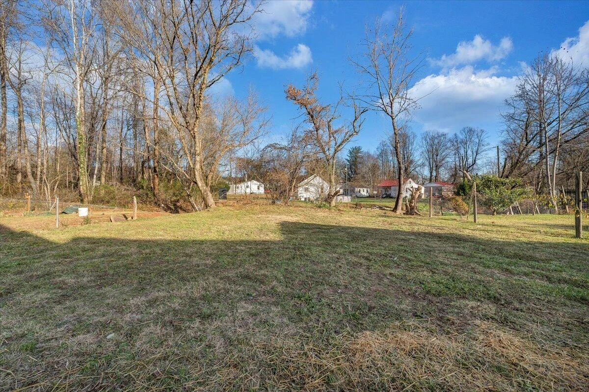 1920 Daniels Creek RD - Photo 19