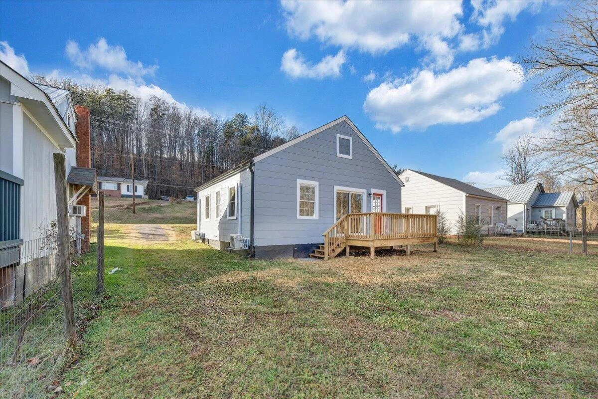 1920 Daniels Creek RD - Photo 21