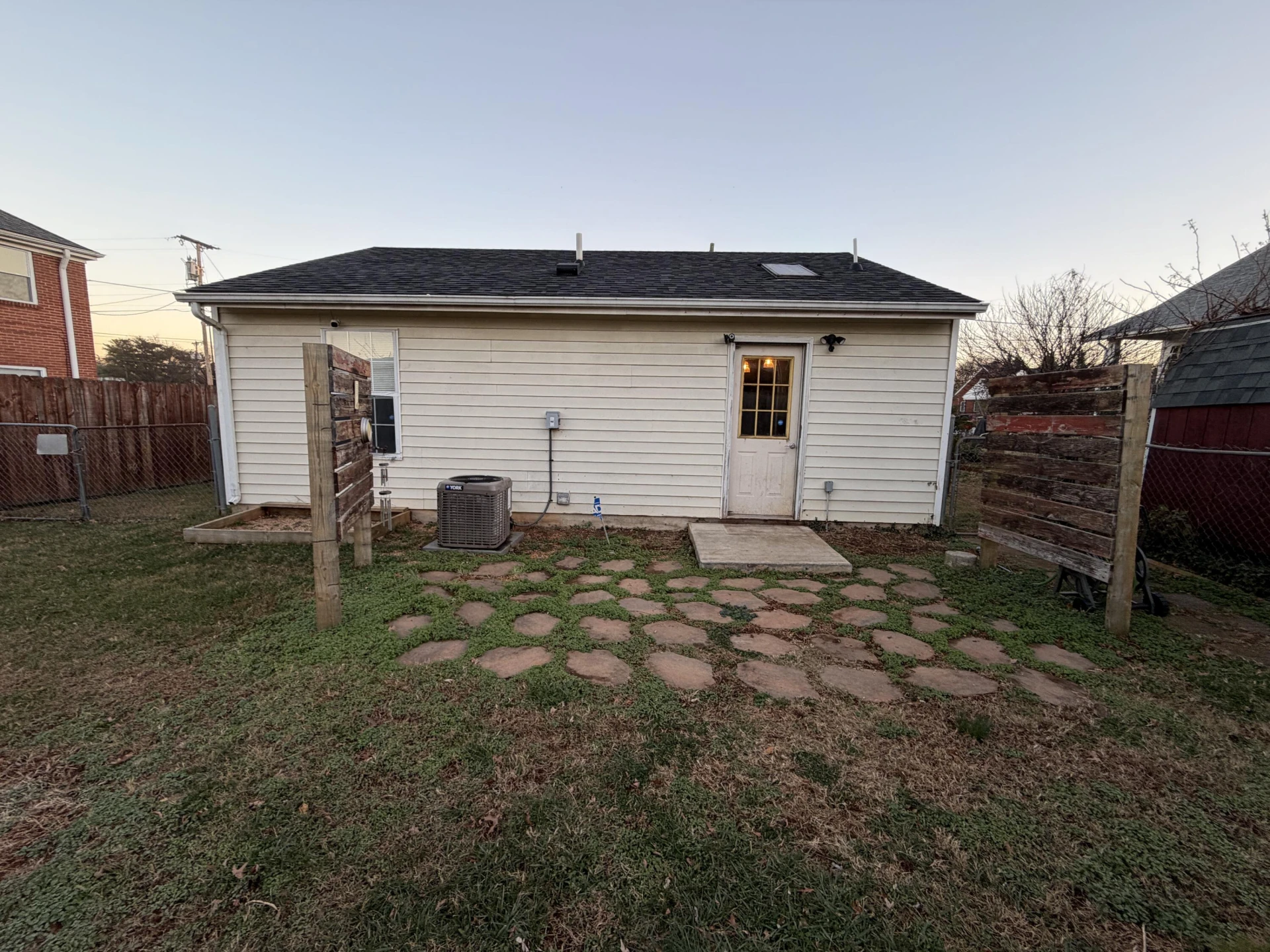 2930 Ravenwood AVE NW - Photo 10