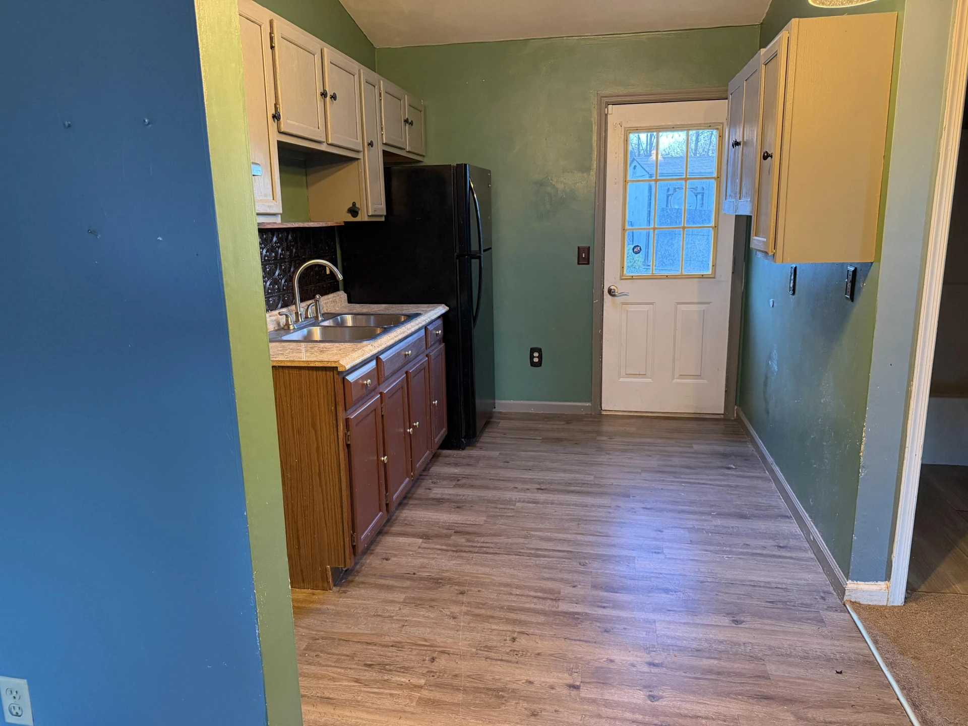 2930 Ravenwood AVE NW - Photo 2