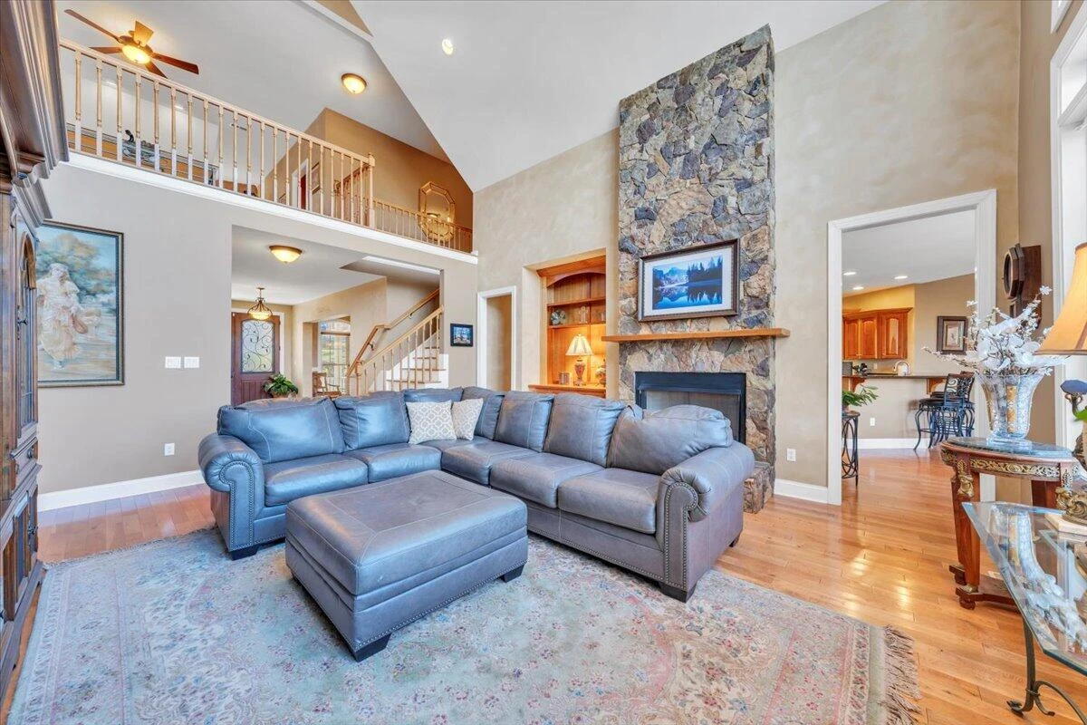 5565 Carons View LN - Photo 24