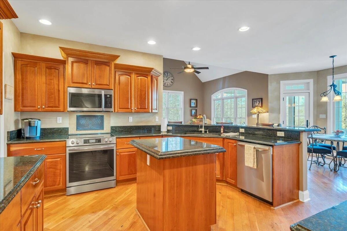 5565 Carons View LN - Photo 34