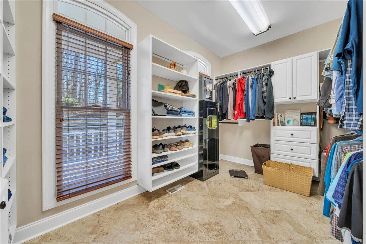 5565 Carons View LN - Photo 53