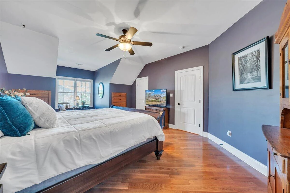 5565 Carons View LN - Photo 71