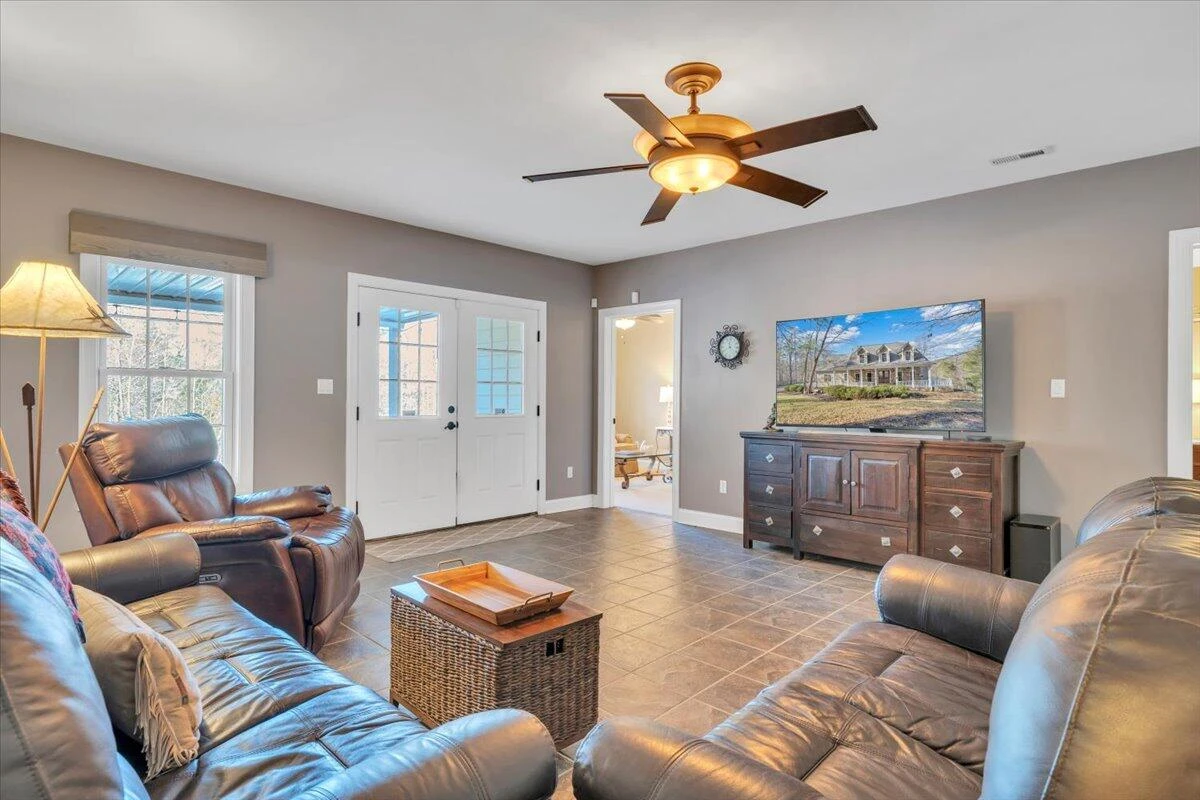 5565 Carons View LN - Photo 74