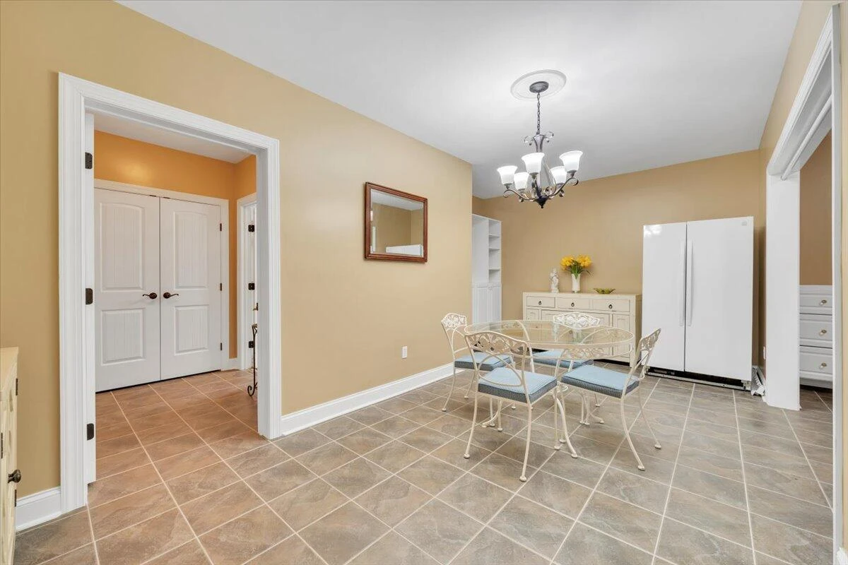 5565 Carons View LN - Photo 80
