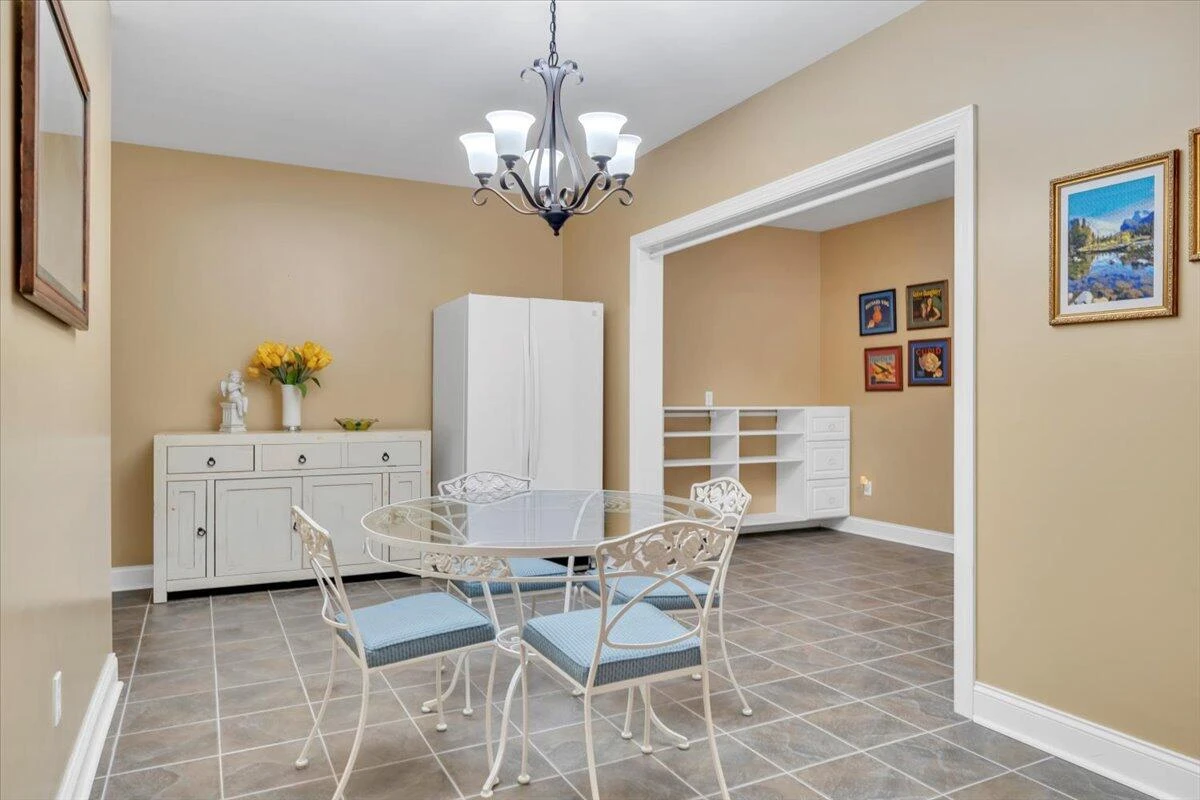 5565 Carons View LN - Photo 81