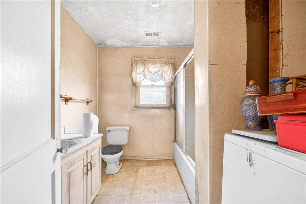 413 Commerce AVE - Photo 13