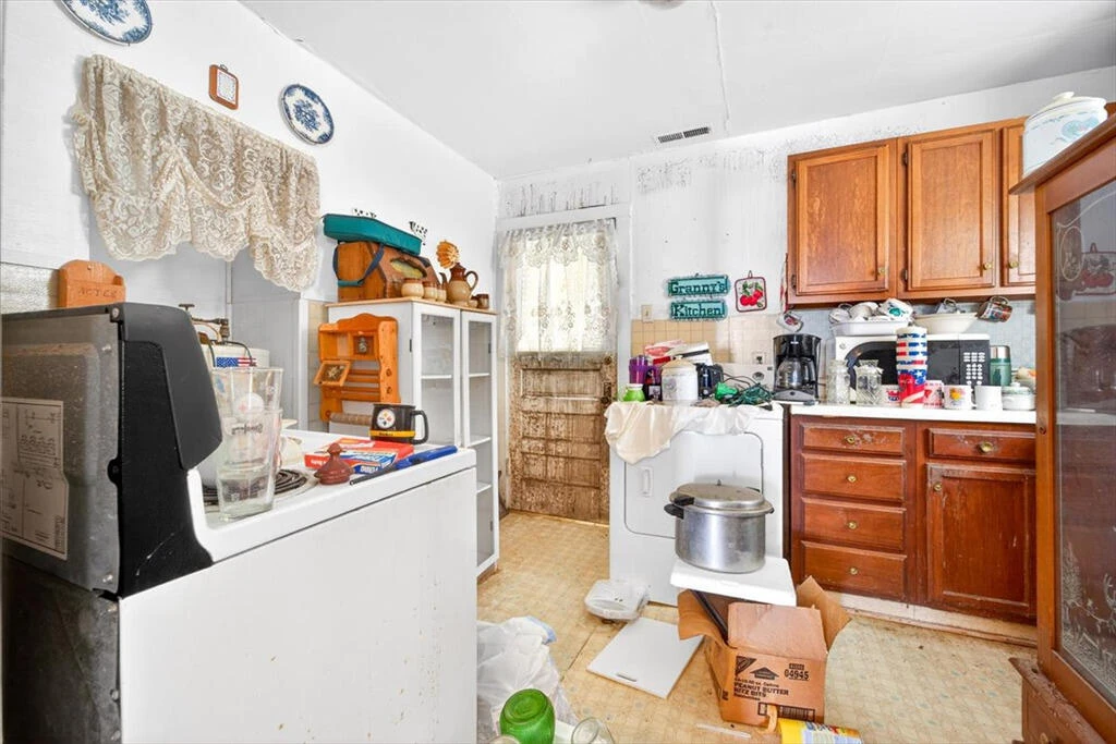 413 Commerce AVE - Photo 8
