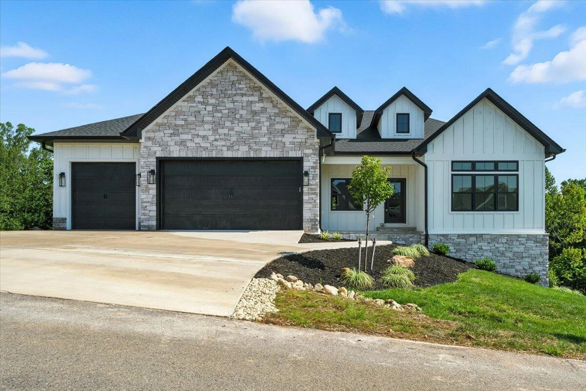 1037 Westerham CT
