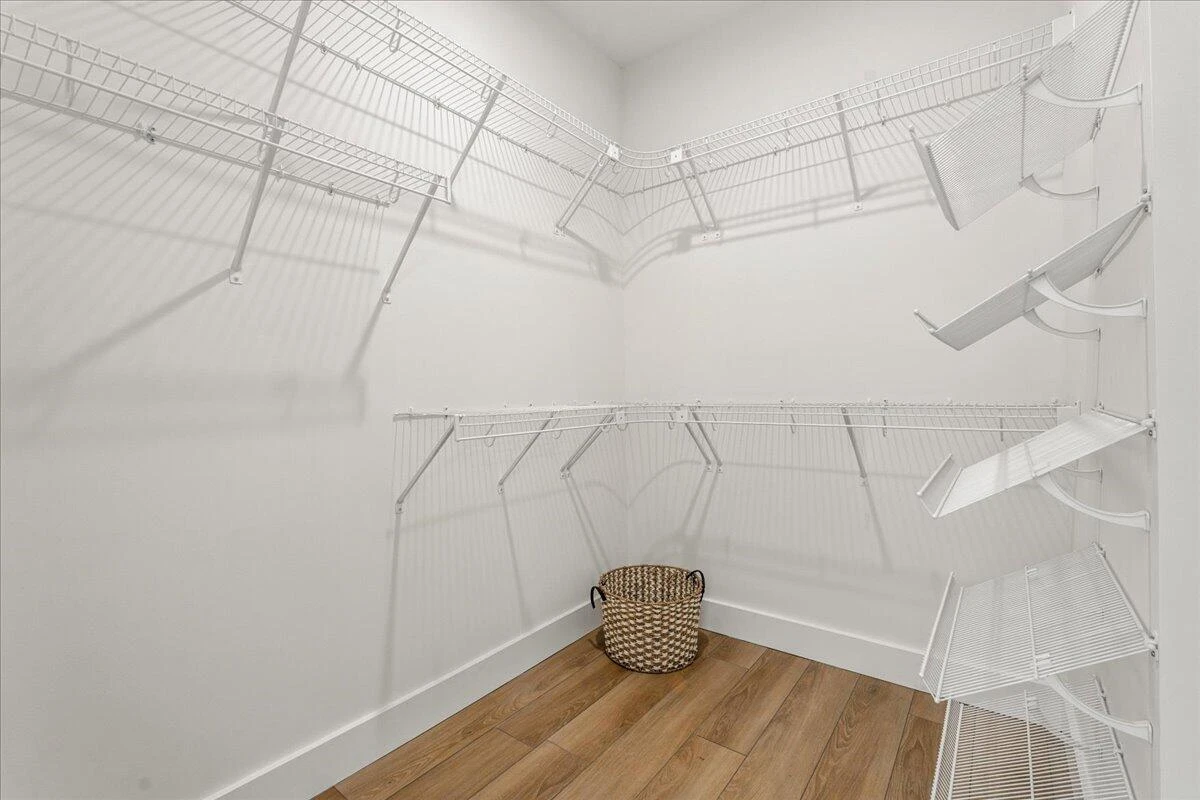 1037 Westerham CT - Photo 27