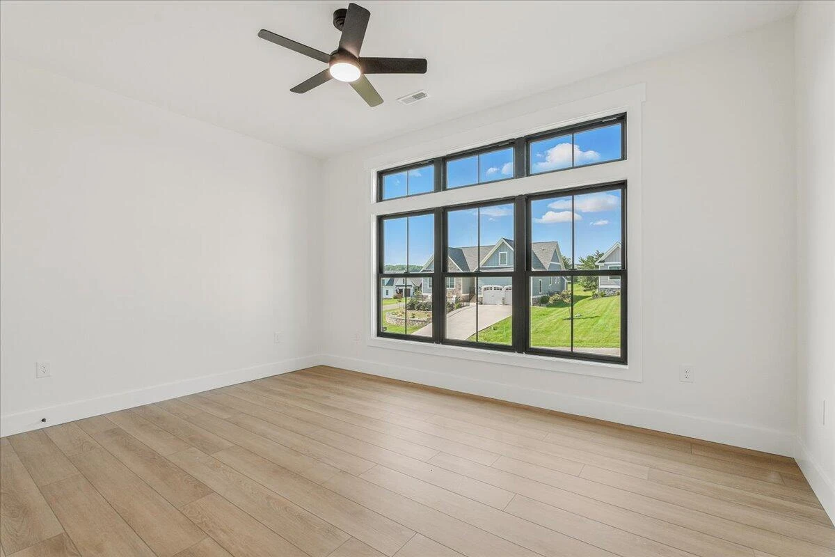 1037 Westerham CT - Photo 29