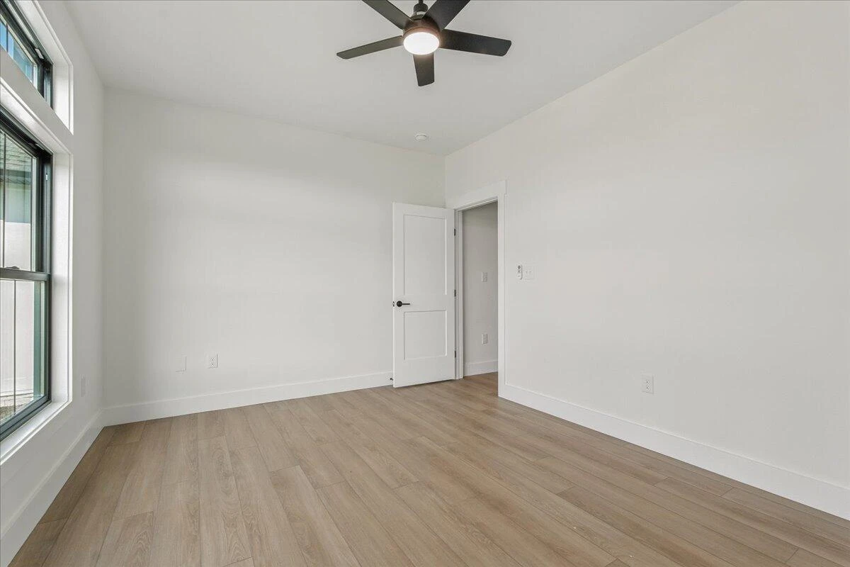 1037 Westerham CT - Photo 30