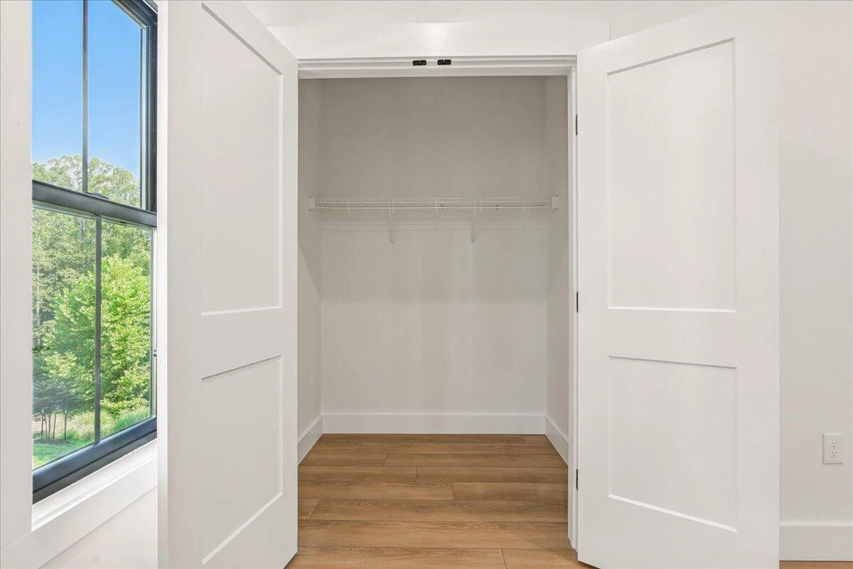 1037 Westerham CT - Photo 32