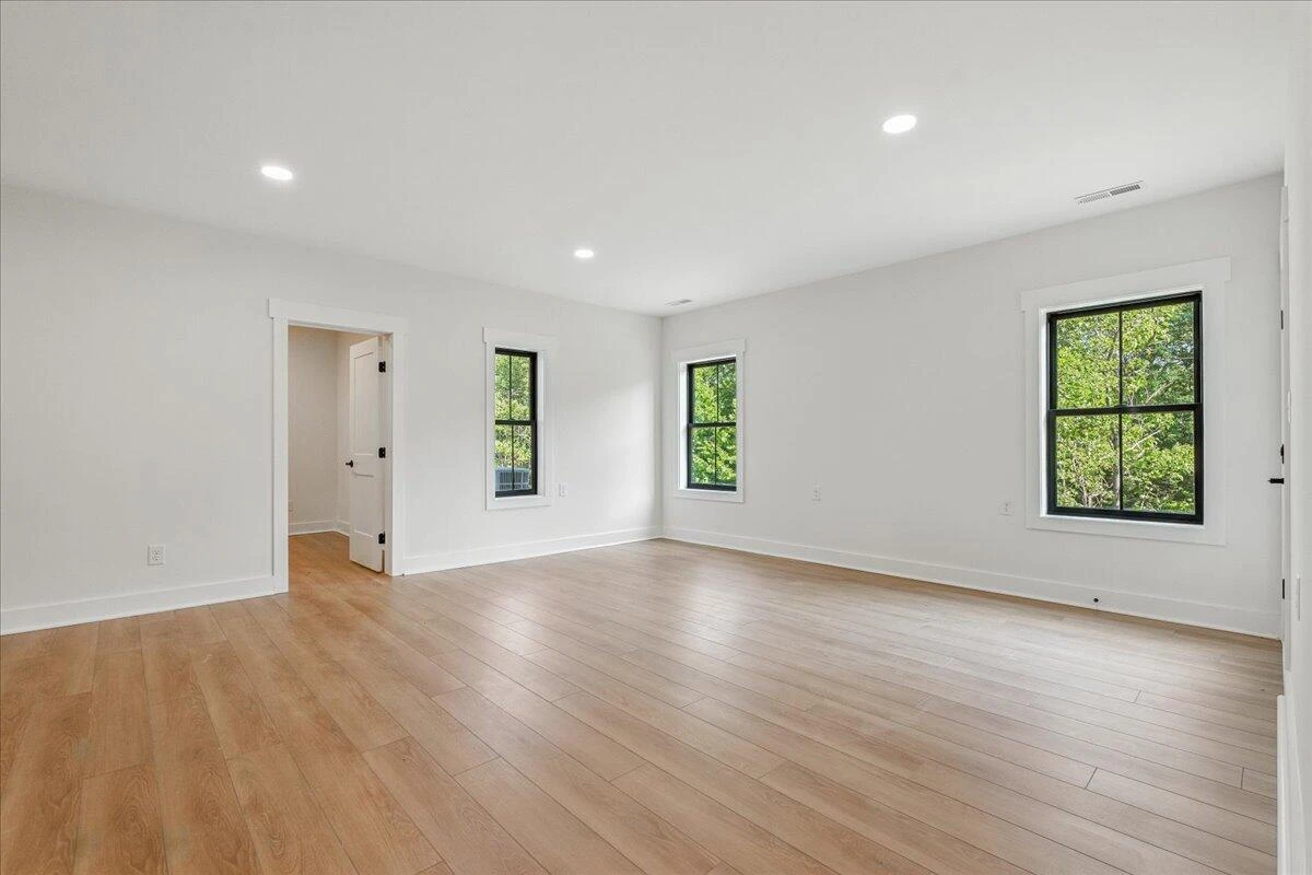 1037 Westerham CT - Photo 43