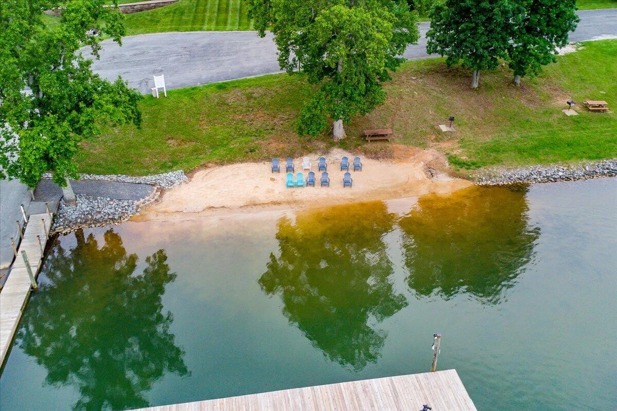 1037 Westerham CT - Photo 81