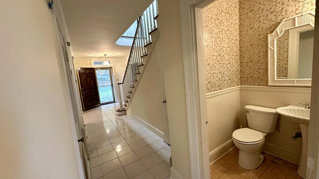 303 Rives RD - Photo 12