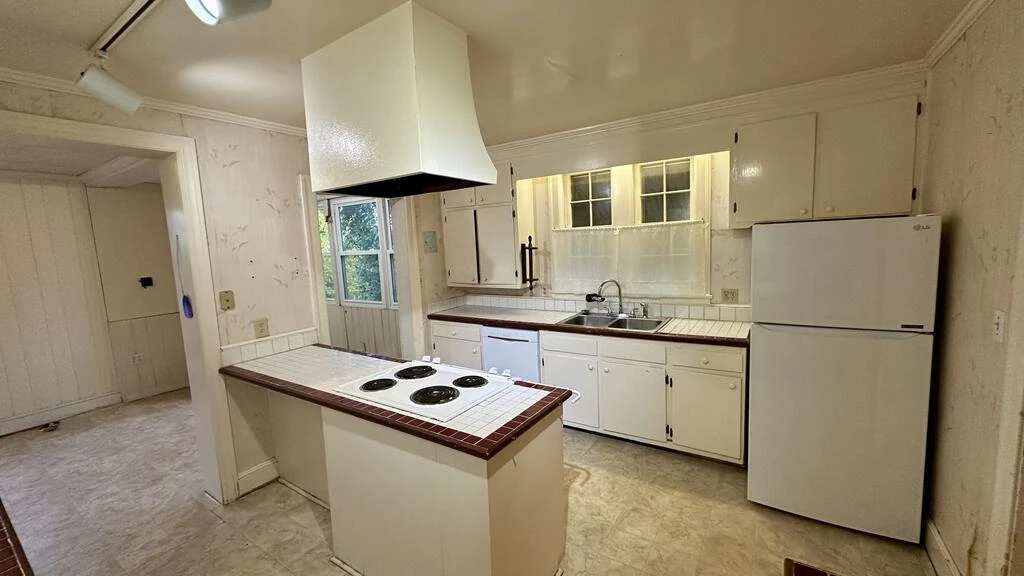 303 Rives RD - Photo 6