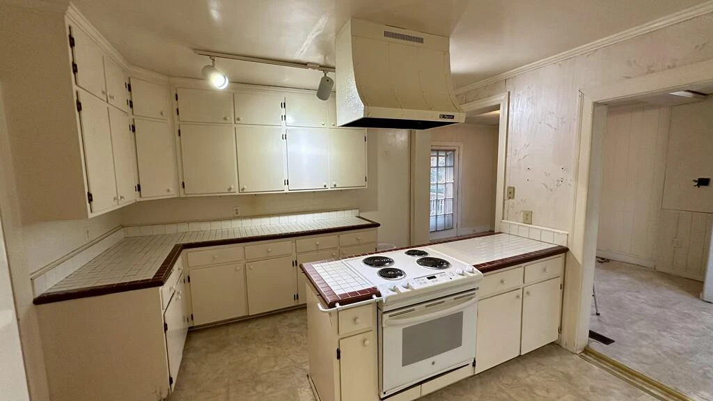 303 Rives RD - Photo 7