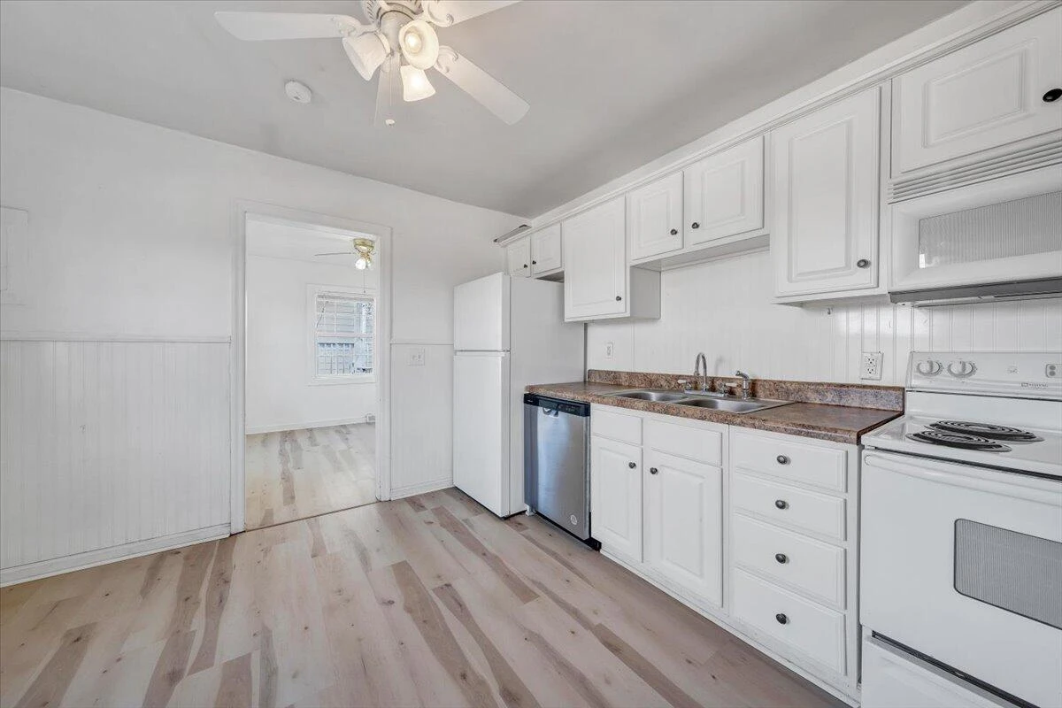 2514 Denniston AVE SW - Photo 8