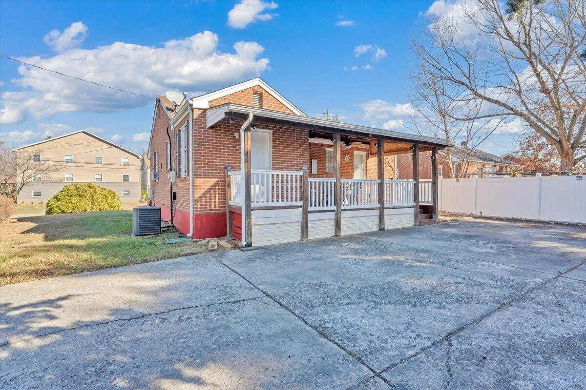 4820 Rutgers ST NW - Photo 32